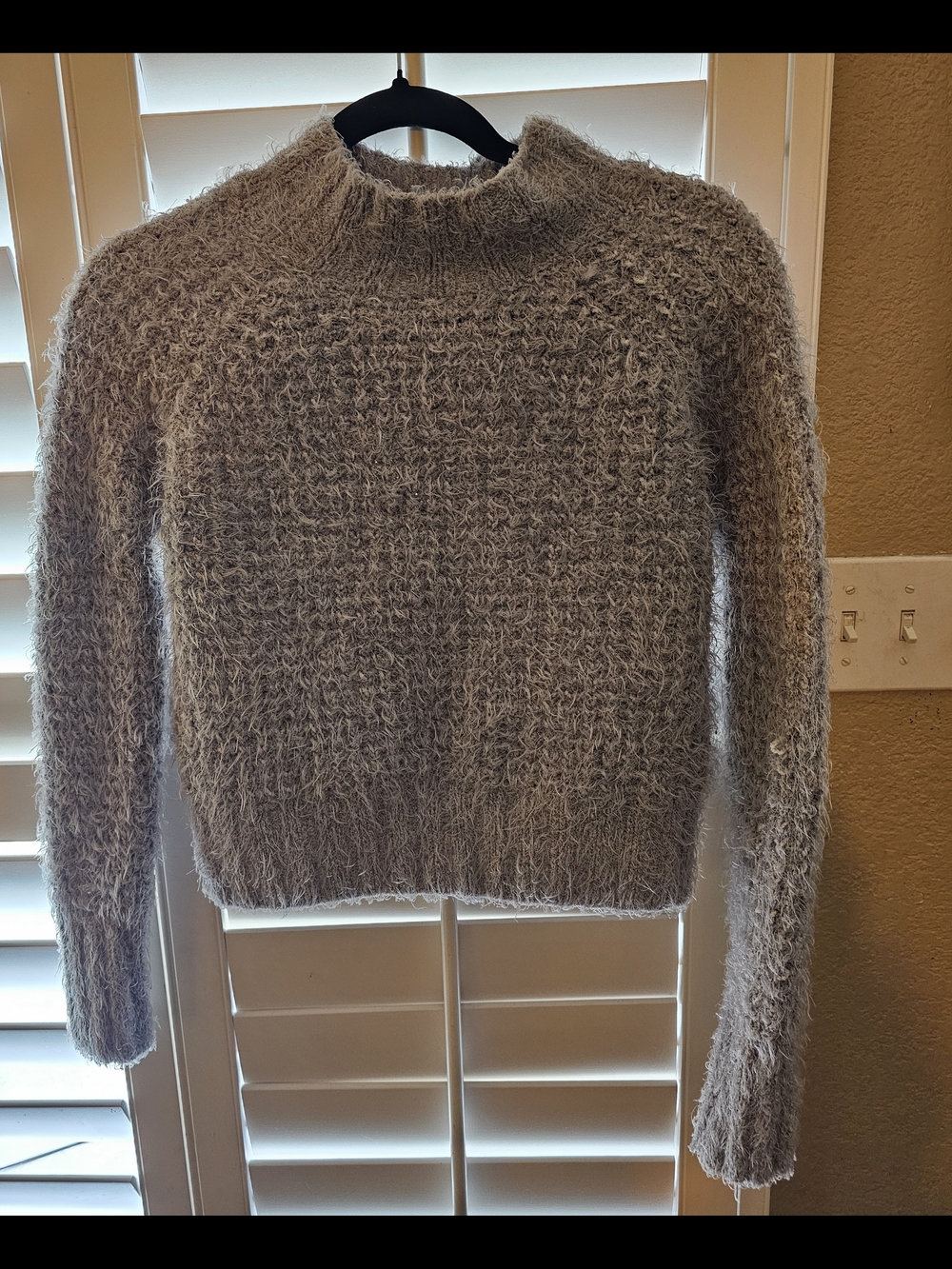 So Fuzzy Knit Sweater Small Gray Soft Cropped Cozy Pullover Long Sleeve